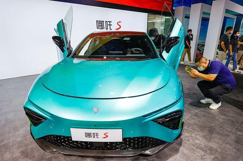 中国地方政府“倒贴式招商”！哪吒汽车3年巨亏183亿申请破产（图） - 1
