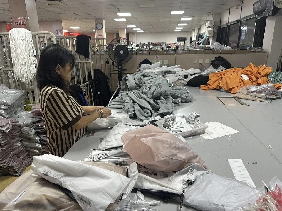 中国“肾友工厂”的生存试验：边透析边工作（组图） - 1