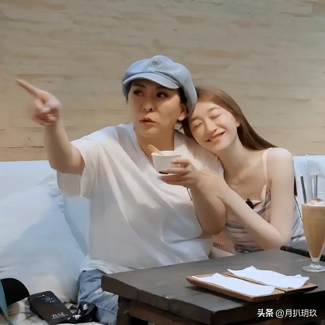 向太上热搜!两招给李小冉出了口恶气,当众怼刘晓庆终于真相大白 - 13