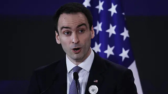 白宫备忘录指中国公司通过“蒸馏”活动大规模窃取美国AI技术(组图) - 1