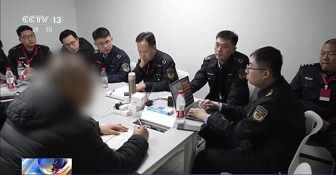 央视曝光!知名连锁店食品许可证全是伪造,7大平台被罚35.79亿(组图) - 19