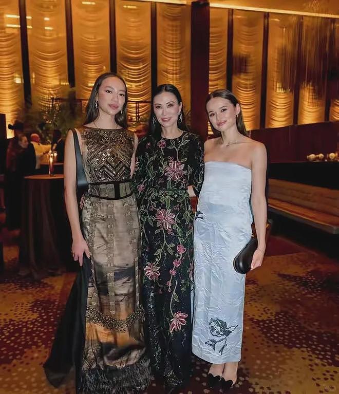 周受资系歪领结走红毯，黄仁勋脱掉皮衣，大佬聚会被邓文迪抢镜（组图） - 25