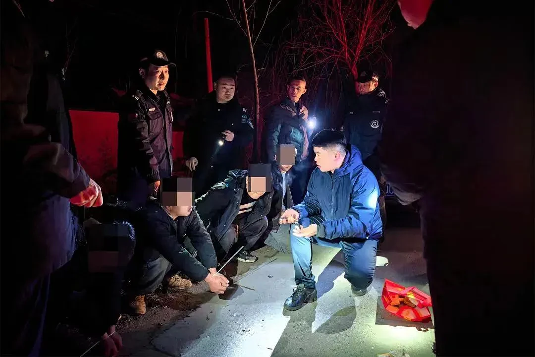 半夜去盗将军墓,3秒就被抓(组图) - 2