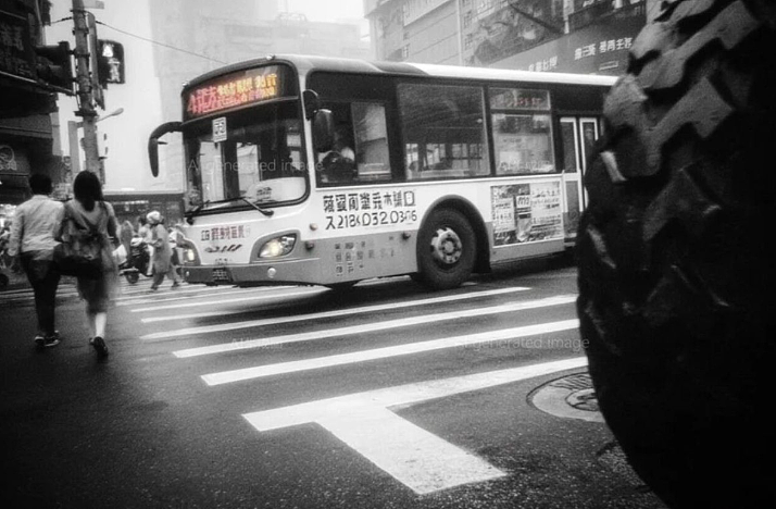 台湾团游甘肃翻车事故酿1死，国台办：助家属善后事宜（图） - 1