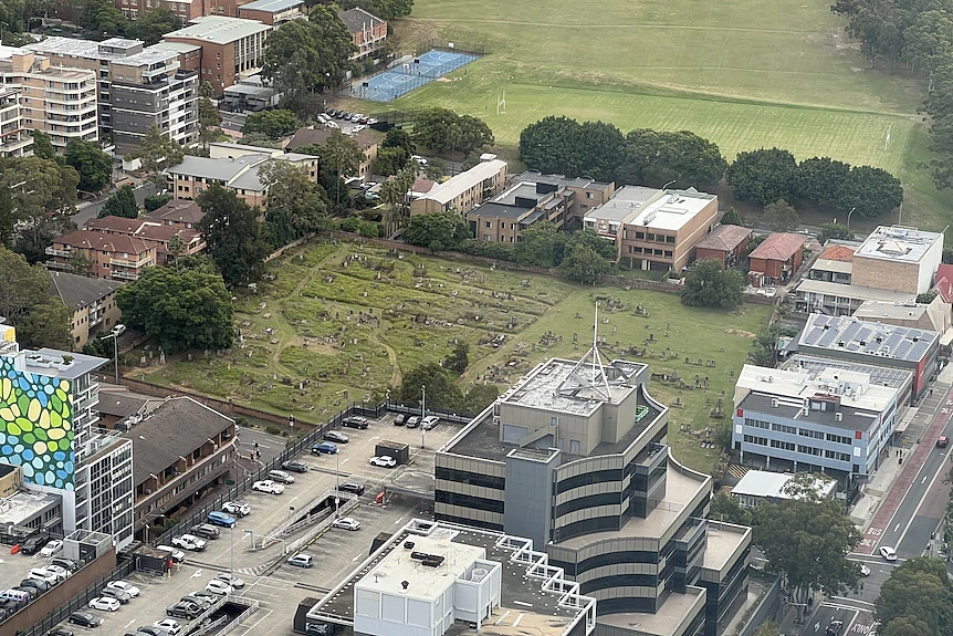 澳洲最古老墓地沦为垃圾场?修复面临$1000万缺口,华人牧师率移民出手相助 - 9