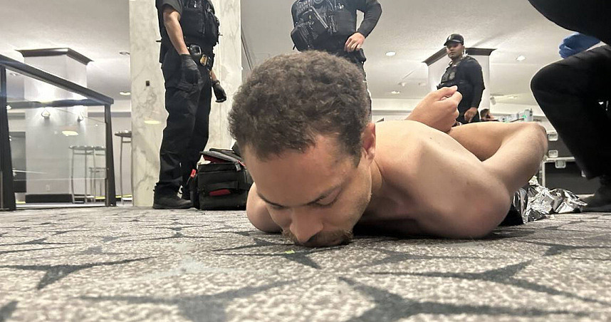 白宫记者晚宴传枪响!31岁孤狼枪手“名校出身”,高中校友错愕:他是天才 - 1
