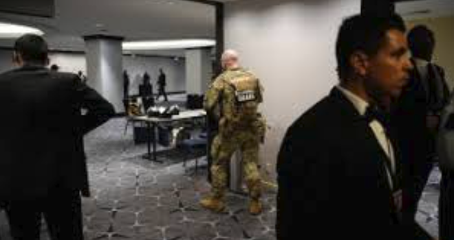 美国突发枪击事件,多人受伤,枪手逃了,警方正在搜捕(组图) - 1