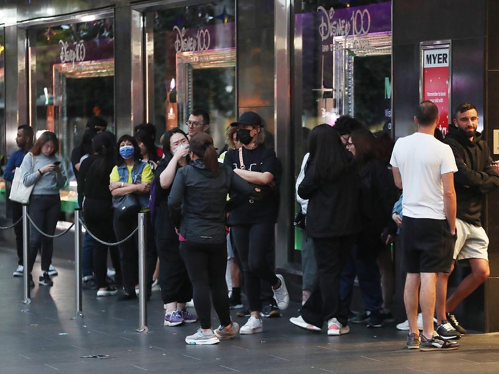 “未来关键技能短缺警报”澳洲学徒人数大跌10%！时薪低至$17，政府补贴遭腰斩（组图） - 5