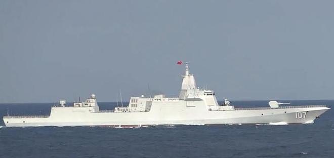 外媒报道，055大驱当着日本航母的面，直接发射鹰击-20？（组图） - 3