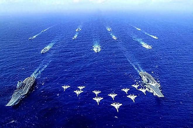 外媒报道，055大驱当着日本航母的面，直接发射鹰击-20？（组图） - 11