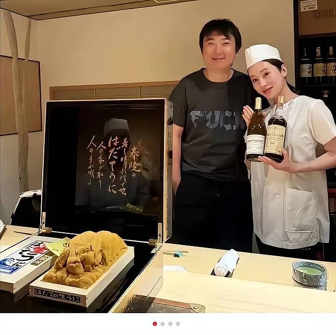 王思聪在美国玩得很嗨，住富人区，吃高档日料！陪女伴逛环球影城（组图） - 5