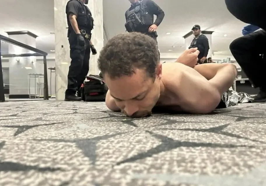白宫记者协会晚宴枪手“宣言”曝光:规划猎杀顺序,只放过一个人(组图) - 1