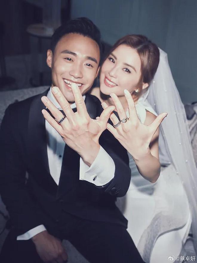 阿Sa蔡卓妍官宣结婚，老公是健身房老板！曾与郑中基隐婚4年（组图） - 2