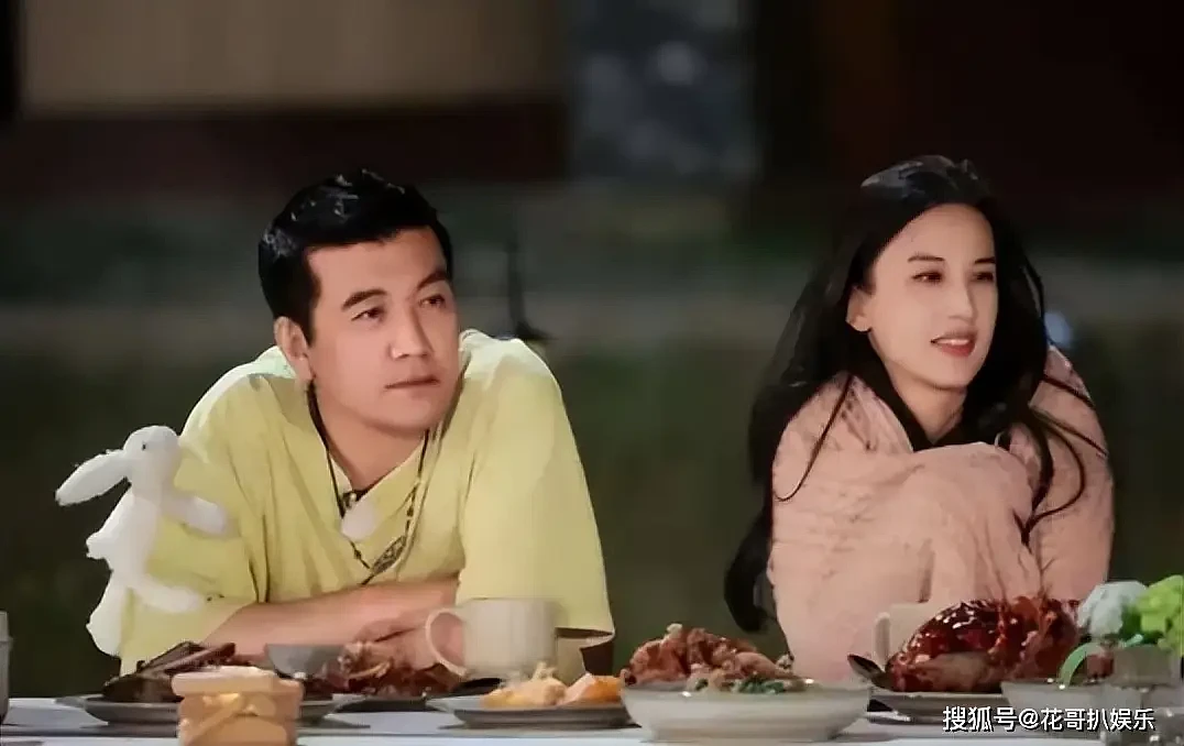 杨子携00后女友回家探亲,前年为他秘密生子(组图) - 4