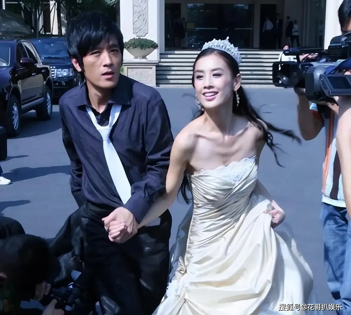 杨子携00后女友回家探亲,前年为他秘密生子(组图) - 5