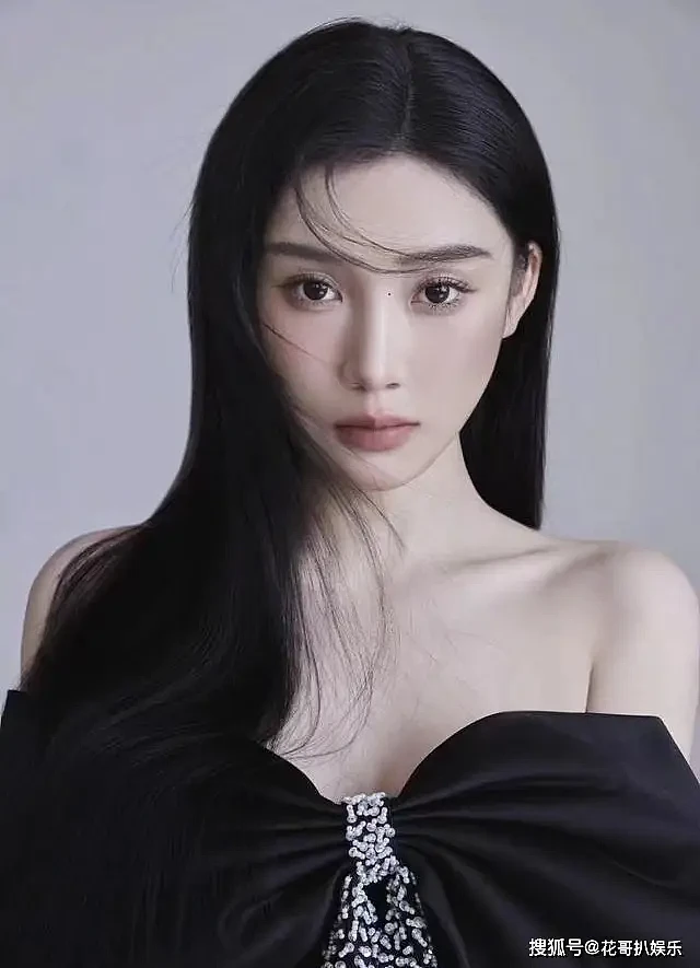 杨子携00后女友回家探亲,前年为他秘密生子(组图) - 7