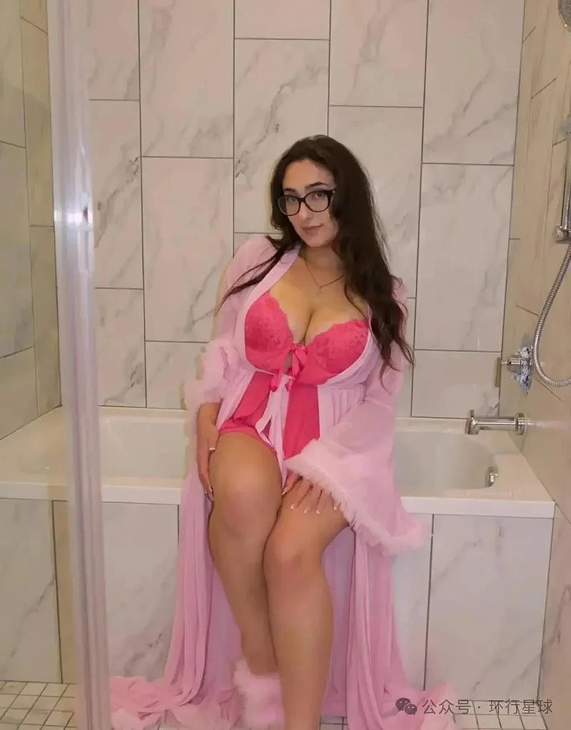 OnlyFans大军涌入美国!干这行太有钱了(组图) - 17