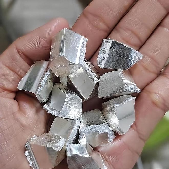 暴涨130%,贵了1200!中国卖不掉的硫酸,一夜之间被全球疯抢(组图) - 12
