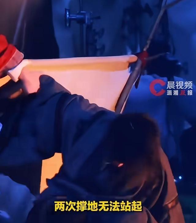 “低血糖”只是幌子?张凌赫片场晕厥视频流出,真实体重引众怒(组图) - 1