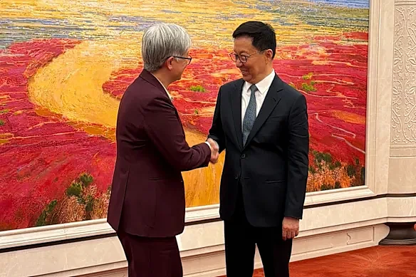 澳外长黄英贤北京致辞被打断,澳媒被干扰拍摄!航空燃料出口成重点(图) - 1
