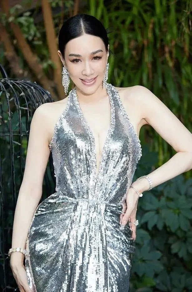 香港知名女神霸气护小12岁丈夫！男方求子言论惹议（组图） - 5