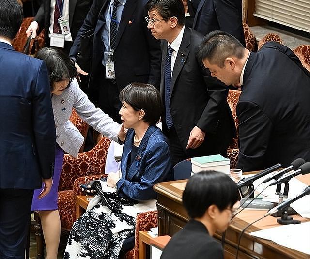 高市掀桌，日本越做越绝，钓鱼岛发生争端，中国海警带机关炮守疆 - 1