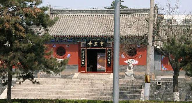 云南一方丈意外身亡，整理遗物银行卡有498万，方丈女儿提出继承，寺庙拒绝：出家人，这笔钱属于寺庙！ - 1