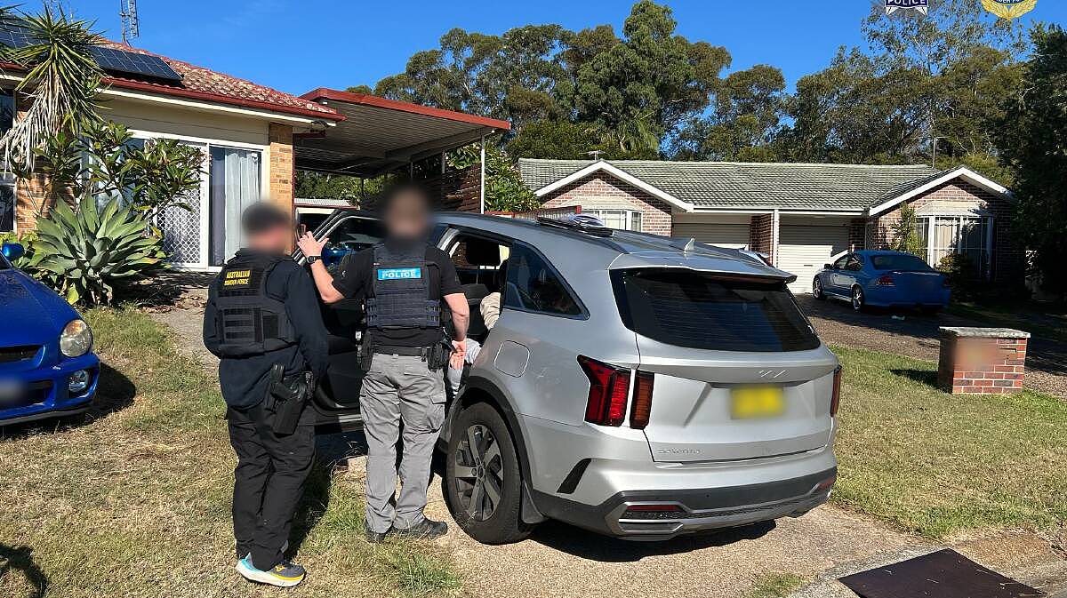 悉尼机场,27岁男子刚下飞机就被抓!面临最高15年监禁 - 2