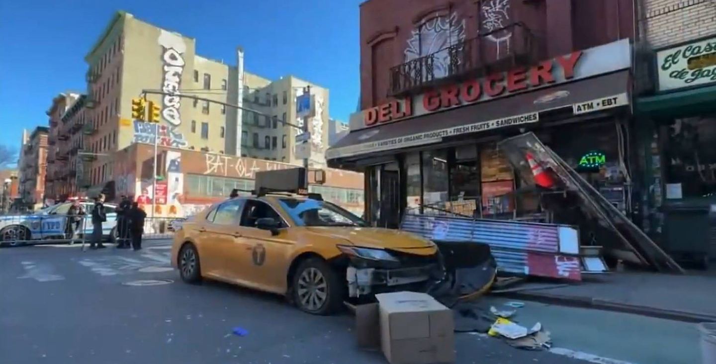 美国网红直播徒步筹款惨遭车撞飞，大难不死叹：护腰救我命（组图） - 7
