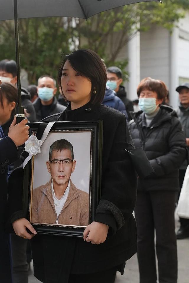 “上海最通透爸爸”去世，曾拍视频给女儿预习死亡，“你当我去旅行了”（组图） - 2