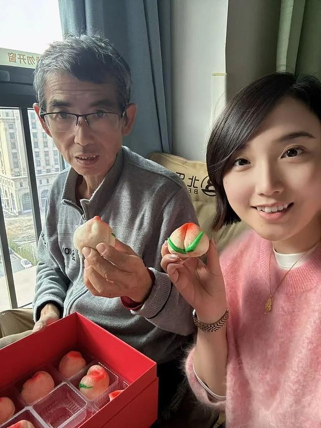 “上海最通透爸爸”去世，曾拍视频给女儿预习死亡，“你当我去旅行了”（组图） - 4