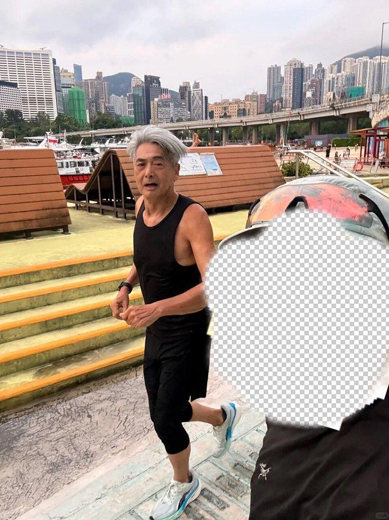 70岁周润发慢跑被直击瘦到双颊凹陷，憔悴状态曝光（组图） - 1