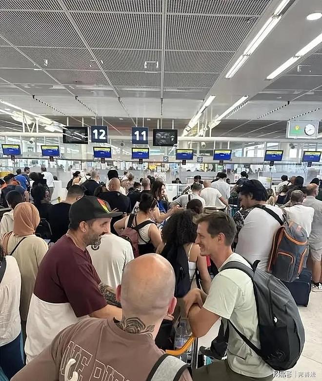 五一爆场！全球游客扎堆奔赴中国，老外直呼：回国像退回几十年前（组图） - 3