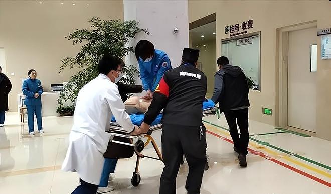 19岁男孩喝百草枯苦熬18天，逼在外打工母亲回家，母亲：你放心去（组图） - 4