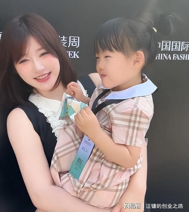 被前任爆料后，黄一鸣要起诉孩子亲生父亲，王思聪反应引热议（组图） - 4