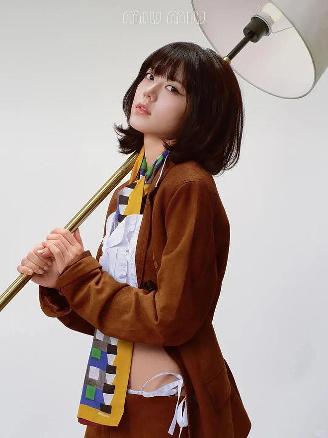 审美又翻车!童瑶miumiu海报遭全网吐槽,网友:千金风改家政风,小姐结婚了?(组图) - 27