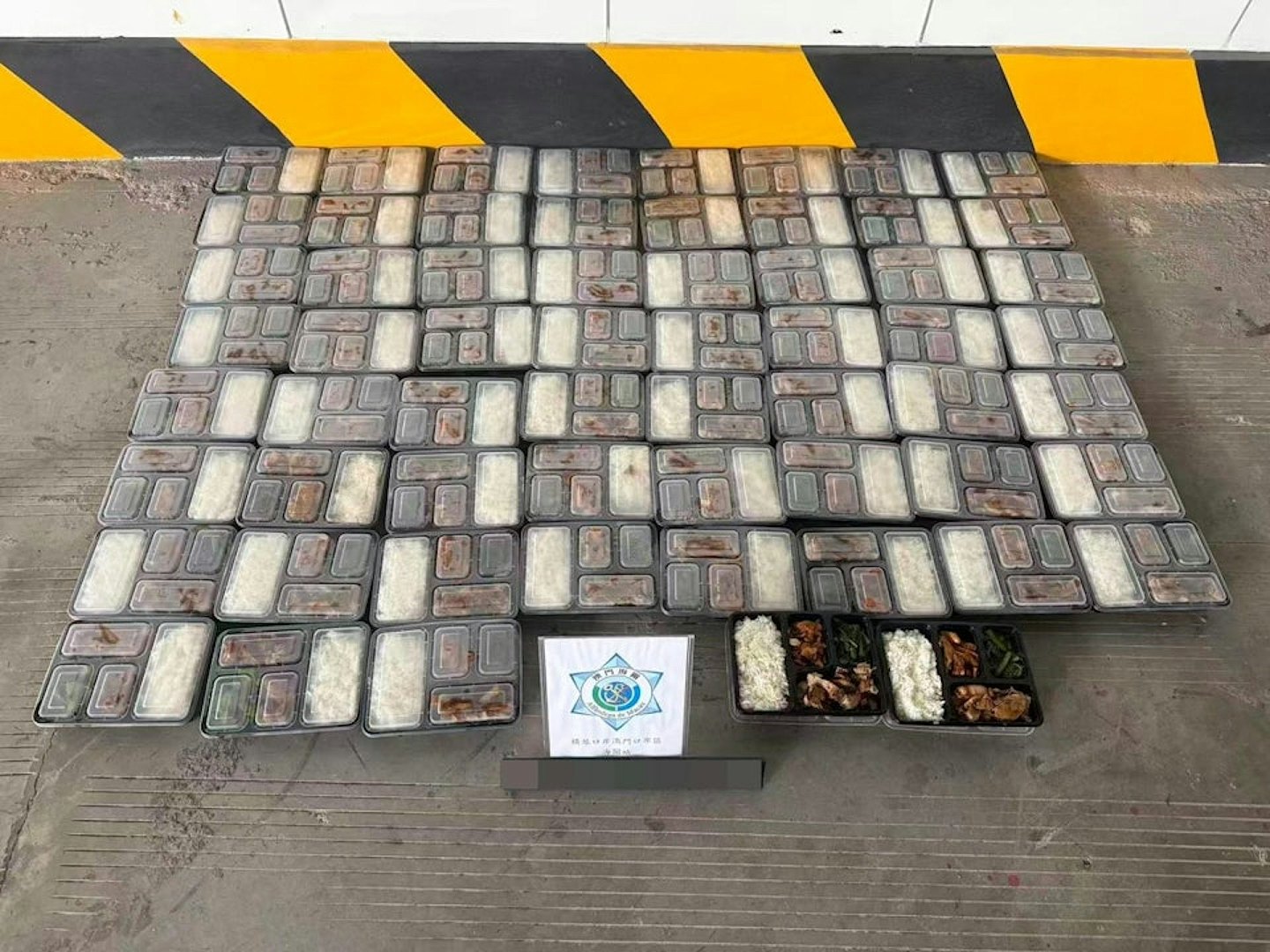 澳门男子走私51公斤盒饭被捕！两地物价差引发热议（组图） - 2