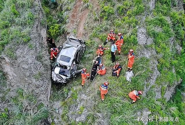 7死12伤!云南一大巴坠崖:死伤者身份披露,知情者披露事发原因(组图) - 2