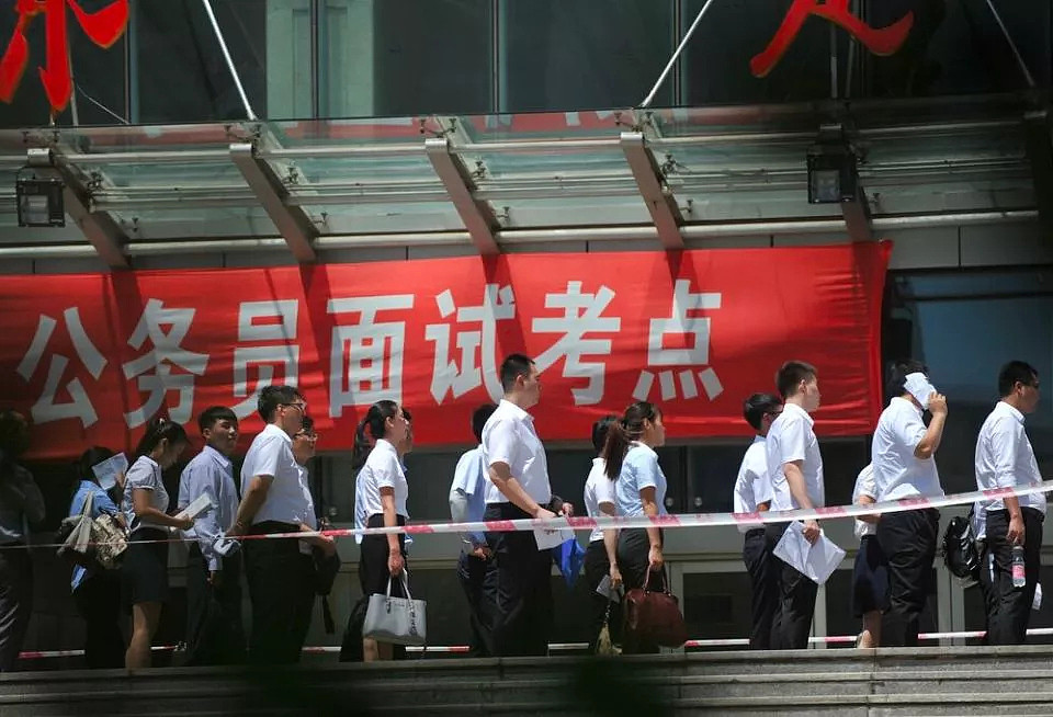 人生加时赛35岁去考公，等待上岸的大龄考生（组图） - 2