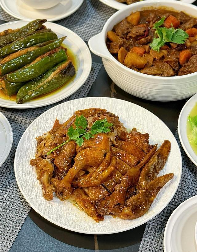 广东一家五口的晚餐火了,网友:太香了,口水直流,想去蹭饭 - 6