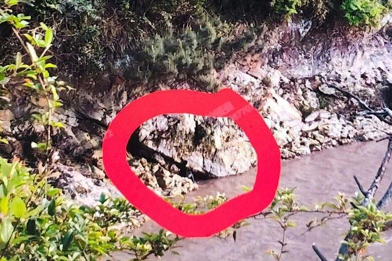 温州父母景区互拍打卡，6岁儿子坠崖卡岩缝！网民怒喷：用孩子生命打卡（组图） - 1