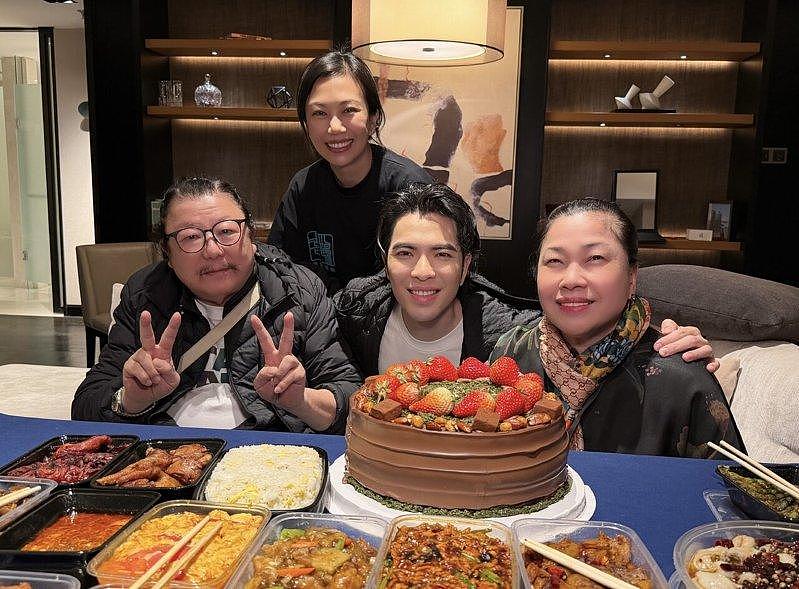方大同骤逝1年多，萧敬腾解禁思念，全家福罕曝光 - 3