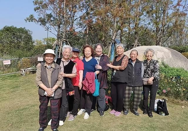 中国将迎来 “死亡高峰期”:一代人集体老去,人口天平彻底倾斜 - 5