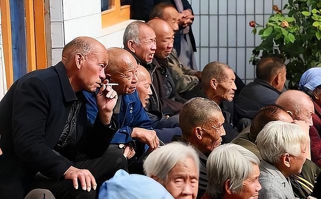 中国将迎来 “死亡高峰期”:一代人集体老去,人口天平彻底倾斜 - 6