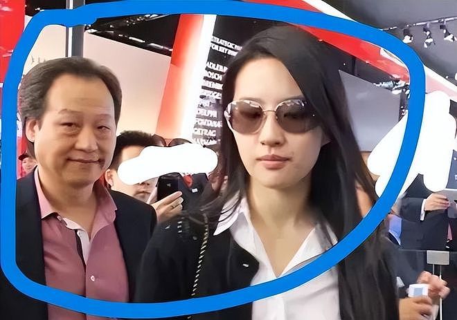 陪玩陪睡根本不够!认干爹、舔手指,娱乐圈的阴暗面完全藏不住了(组图) - 3