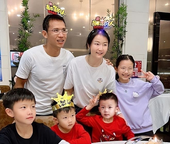 又一个郭晶晶？退役后嫁顶级豪门，7年连生4娃，如今已是顶级阔太 - 8