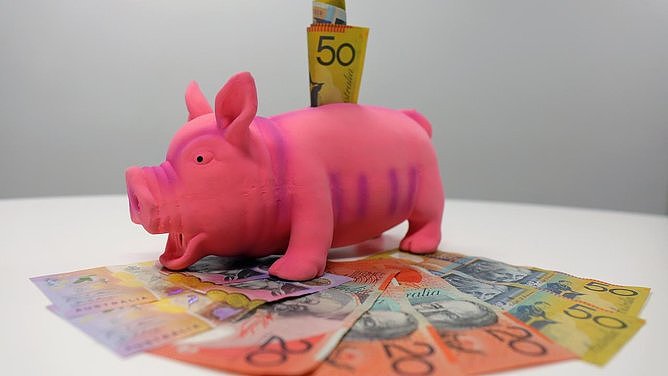 每年被“吞”掉$50亿!澳洲四分之一打工人的养老金正在悄悄蒸发(组图) - 1