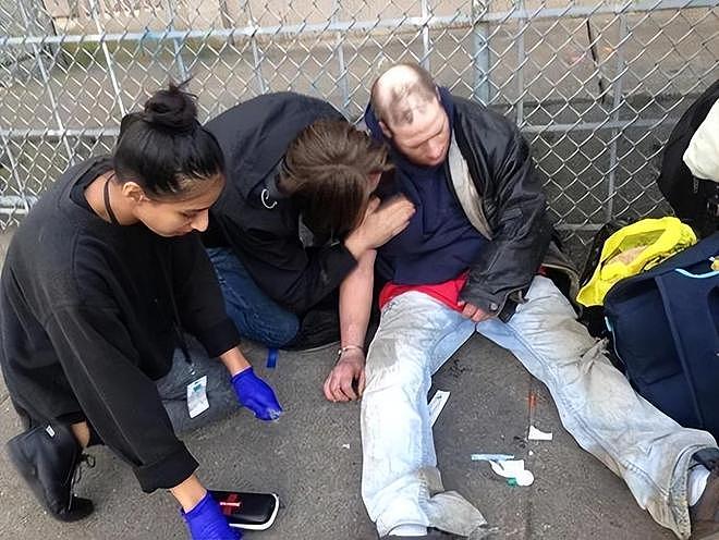特朗普举着孩子照片，对哭泣的母亲承诺：我相信中国会执行死刑的（组图） - 10
