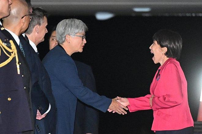 被澳洲打脸，降级接待！高市早苗黑脸匆匆离场，日本的算盘打空了（组图） - 2