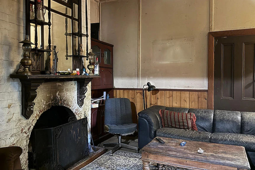 澳洲著名画家故居惊现“占房者”，男子居住二十年向法院申请夺取产权 - 2